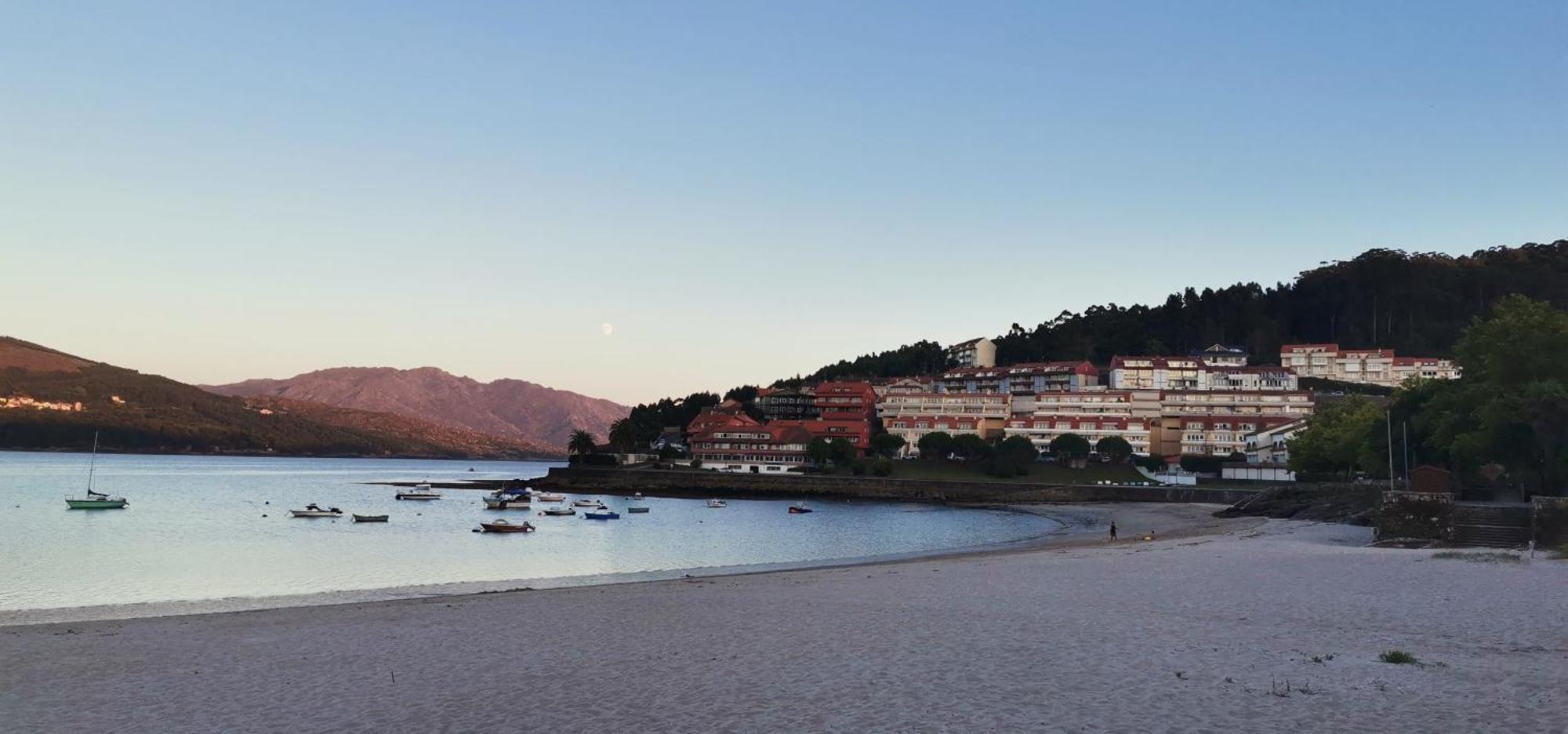 Apartamento A Estrenar Con Vistas Naroa Corcubión Buitenkant foto